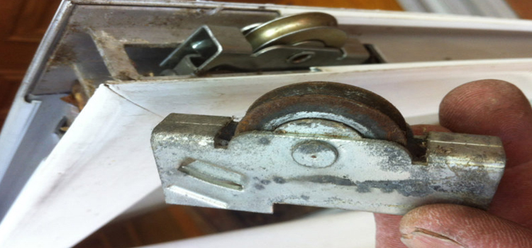 screen door roller repair in Pinecrest